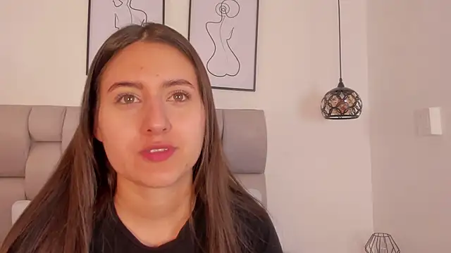 Hanna Evans   online show from October 16, 12:24 pm