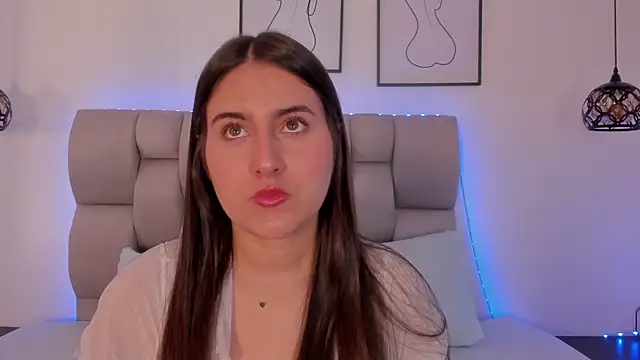 Hanna Evans   online show from February 13, 12:49 pm