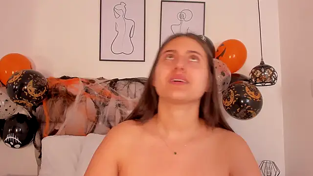 Hanna Evans   online show from October 23, 12:37 pm