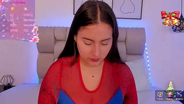 Hanna Evans   online show from December 18, 12:53 pm