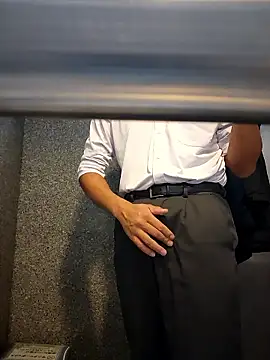 Snapshot of ikeike-kun chatting on November 17, 9:13 am ikeike-kun online show from November 17, 9:13 am