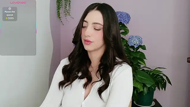 Rebbecawhite meow online show from February 20, 8:00 pm