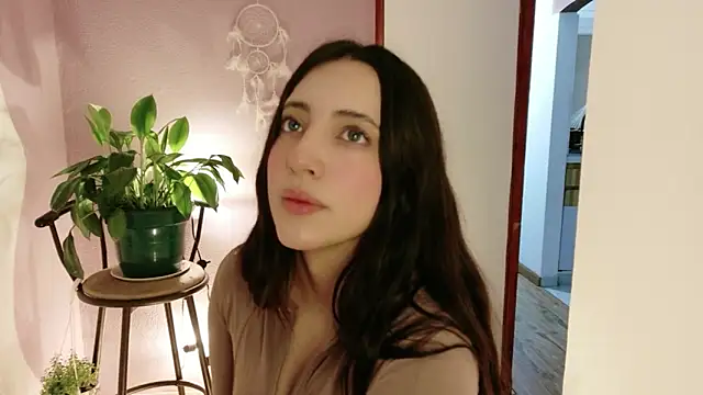 Snapshot of Rebbecawhite_meow chatting on May 19, 1:56 am Rebbecawhite meow online show from May 19, 1:56 am