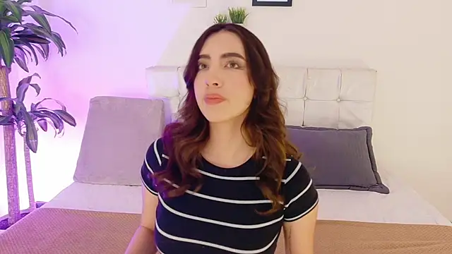 Rebbecawhite meow online show from September 22, 12:55 pm