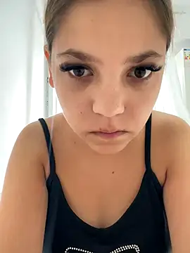 18teengirl3 online show from September 13, 9:31 am