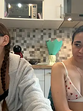 18teengirl3 online show from October 13, 8:38 am