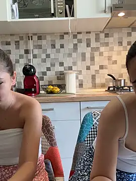 18teengirl3 online show from September 21, 9:47 am