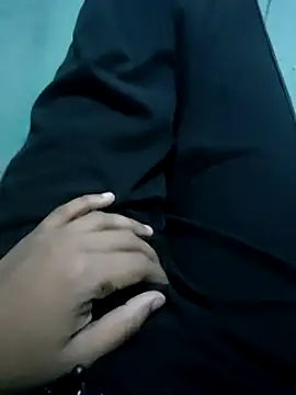 Snapshot of royall_queen chatting on March 16, 6:12 pm royall queen online show from March 16, 6:12 pm