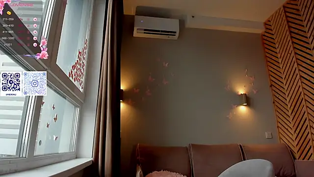 nerenuu  online show from September 25, 11:16 am