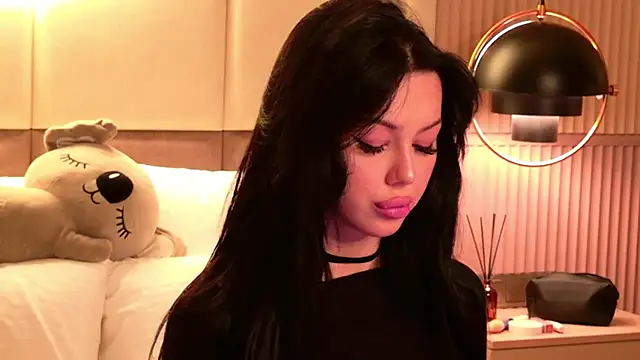 Snapshot of Leya_Foxhall chatting on November 25, 12:05 pm Leya Foxhall online show from November 25, 12:05 pm