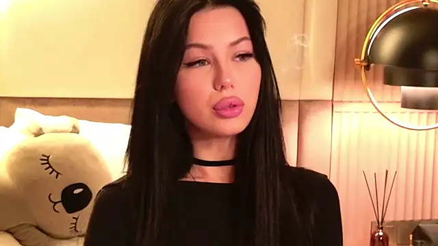 Snapshot of Leya_Foxhall chatting on November 24, 11:10 am Leya Foxhall online show from November 24, 11:10 am