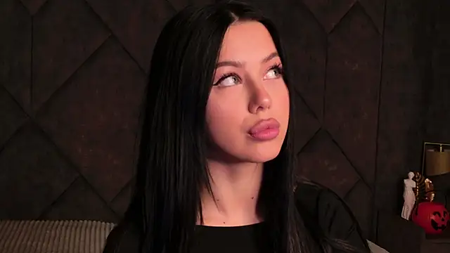 Snapshot of Leya_Foxhall chatting on October 27, 10:38 am Leya Foxhall online show from October 27, 10:38 am