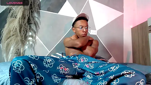 Snapshot of DavidLondo chatting on November 20, 2:18 pm DavidLondo online show from November 20, 2:18 pm