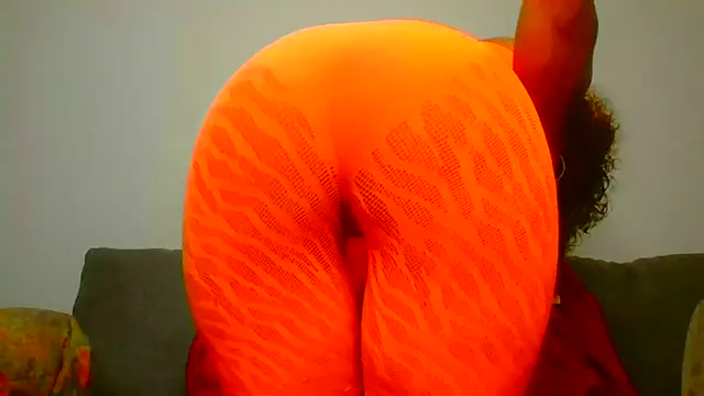 Snapshot of ModelZoee chatting on July 2, 5:35 am ModelZoee online show from July 2, 5:35 am