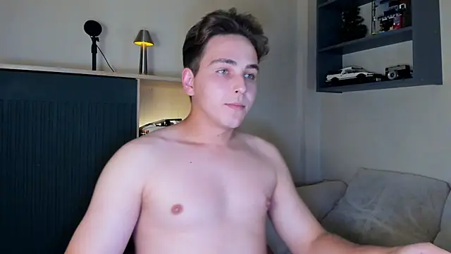 Snapshot of Eric_ether chatting on July 6, 7:49 pm Eric ether online show from July 6, 7:49 pm