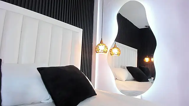 Snapshot of MartinaGracex chatting on November 28, 10:54 pm MartinaGracex online show from November 28, 10:54 pm