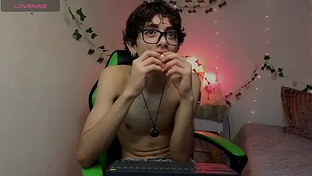 Snapshot of Matty_Sparkk chatting on June 22, 1:30 pm Matty Sparkk online show from June 22, 1:30 pm