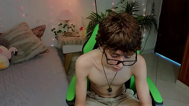 Snapshot of Matty_Sparkk chatting on June 12, 1:20 pm Matty Sparkk online show from June 12, 1:20 pm