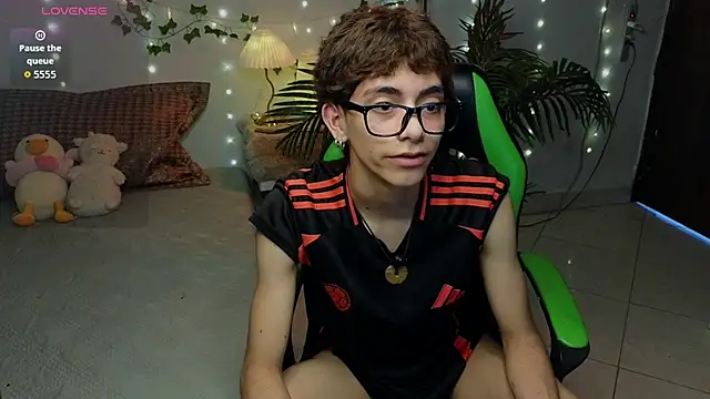 Matty Sparkk online show from April 12, 1:14 pm