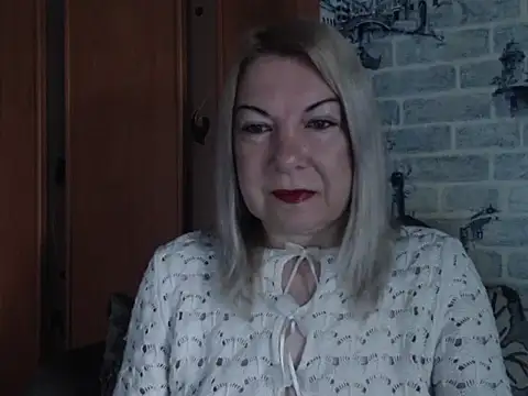 Lillia Ray online show from April 23, 6:42 am