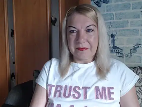 Lillia Ray online show from June 4, 5:56 am