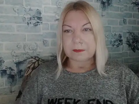 Snapshot of Lillia_Ray chatting on November 15, 8:40 am Lillia Ray online show from November 15, 8:40 am