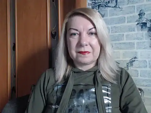 Snapshot of Lillia_Ray chatting on February 24, 10:27 am Lillia Ray online show from February 24, 10:27 am