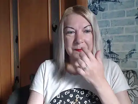 Lillia Ray online show from May 24, 5:29 am