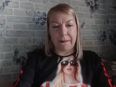 Snapshot of Lillia_Ray chatting on December 16, 8:51 am Lillia Ray online show from December 16, 8:51 am