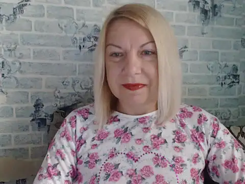 Snapshot of Lillia_Ray chatting on October 20, 8:26 am Lillia Ray online show from October 20, 8:26 am