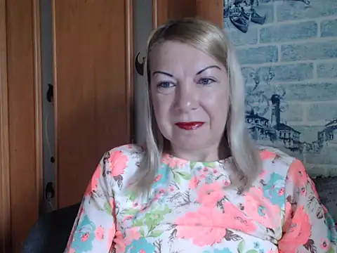 Lillia Ray online show from May 17, 6:57 am
