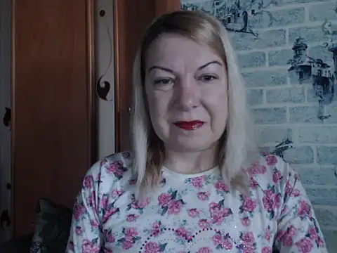 Lillia Ray online show from March 10, 6:50 am