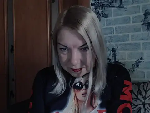 Lillia Ray online show from April 24, 9:33 am