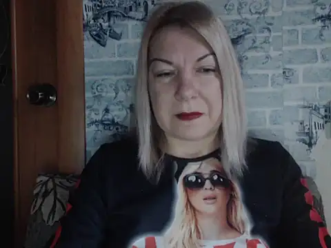 Snapshot of Lillia_Ray chatting on January 6, 6:17 am Lillia Ray online show from January 6, 6:17 am