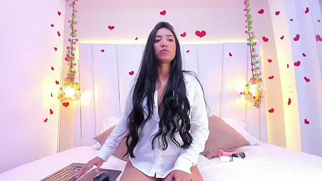 KarolHilton online show from March 18, 3:34 am