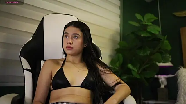 Danaa Rouse online show from October 22, 7:35 pm