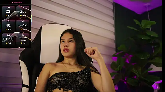 Danaa Rouse online show from November 8, 9:40 pm