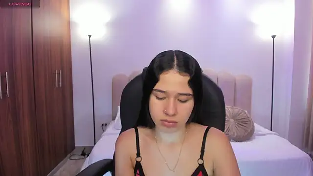 Snapshot of Danaa_Rouse chatting on September 23, 6:59 pm Danaa Rouse online show from September 23, 6:59 pm