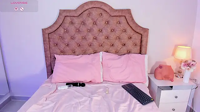 Snapshot of Mandyy1_ chatting on February 3, 6:22 am Mandyy1 online show from February 3, 6:22 am