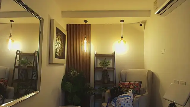 Snapshot of Coral_Lise chatting on September 11, 11:21 am Coral Lise online show from September 11, 11:21 am