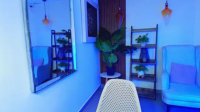 Snapshot of Coral_Lise chatting on October 9, 11:22 am Coral Lise online show from October 9, 11:22 am