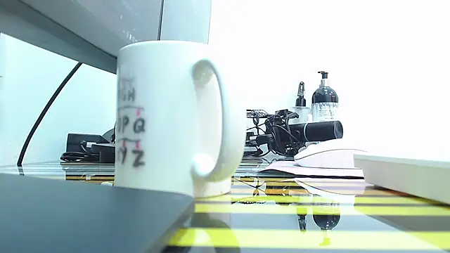 Coral Lise online show from December 1, 11:00 am