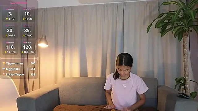 YuliethPetite online show from January 9, 11:17 am