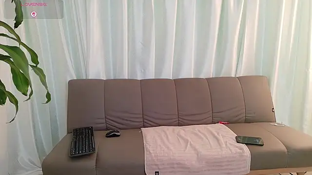 Snapshot of YuliethPetite chatting on June 16, 11:32 am YuliethPetite online show from June 16, 11:32 am