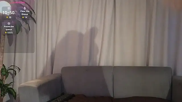 YuliethPetite online show from February 18, 11:50 am