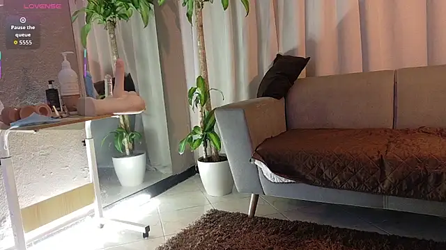 Snapshot of YuliethPetite chatting on November 26, 11:32 am YuliethPetite online show from November 26, 11:32 am