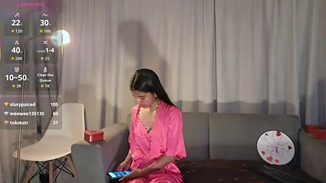 YuliethPetite online show from February 1, 11:30 am