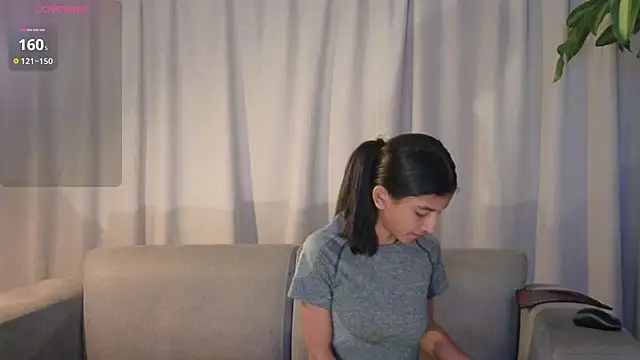 YuliethPetite online show from January 14, 12:53 pm