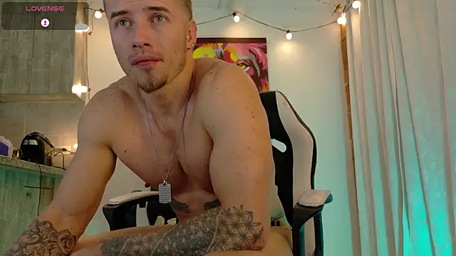 Ryannblue07 online show from October 15, 2:21 am
