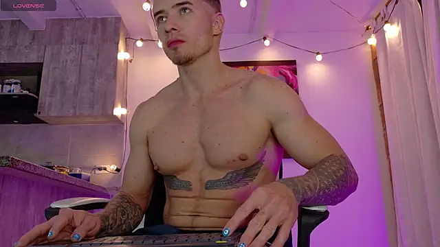 Snapshot of Ryannblue07 chatting on November 25, 11:59 pm Ryannblue07 online show from November 25, 11:59 pm